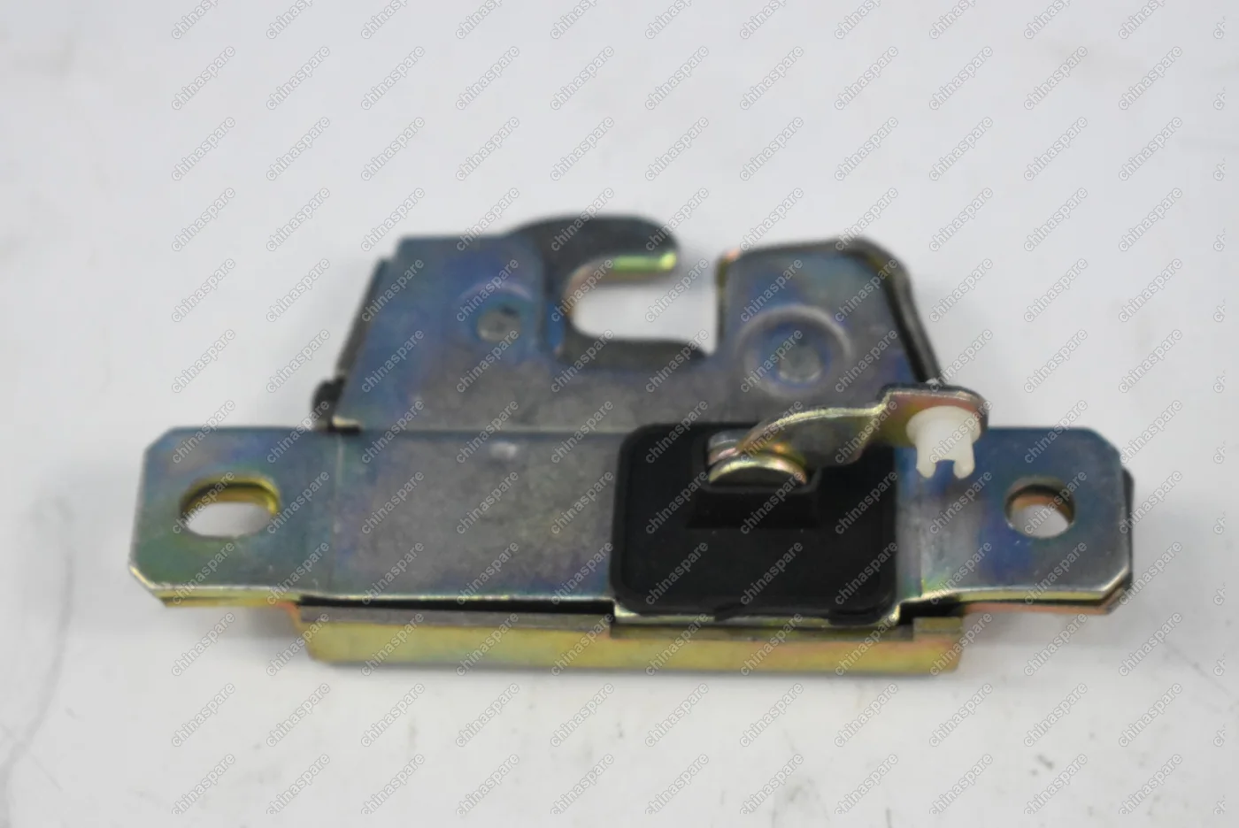 Замок багажника правый Chery Amulet