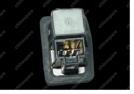 B113700021 Выключатель концевой дверной Chery Amulet