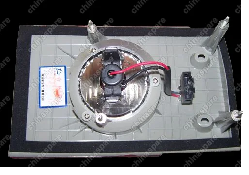 Фонарь задний левый внутренний (на крышке багажника) Chery Amulet