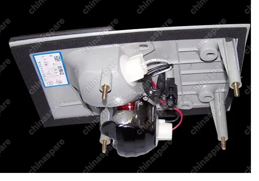 Фонарь задний правый внутренний (на крышке багажника) Chery Amulet