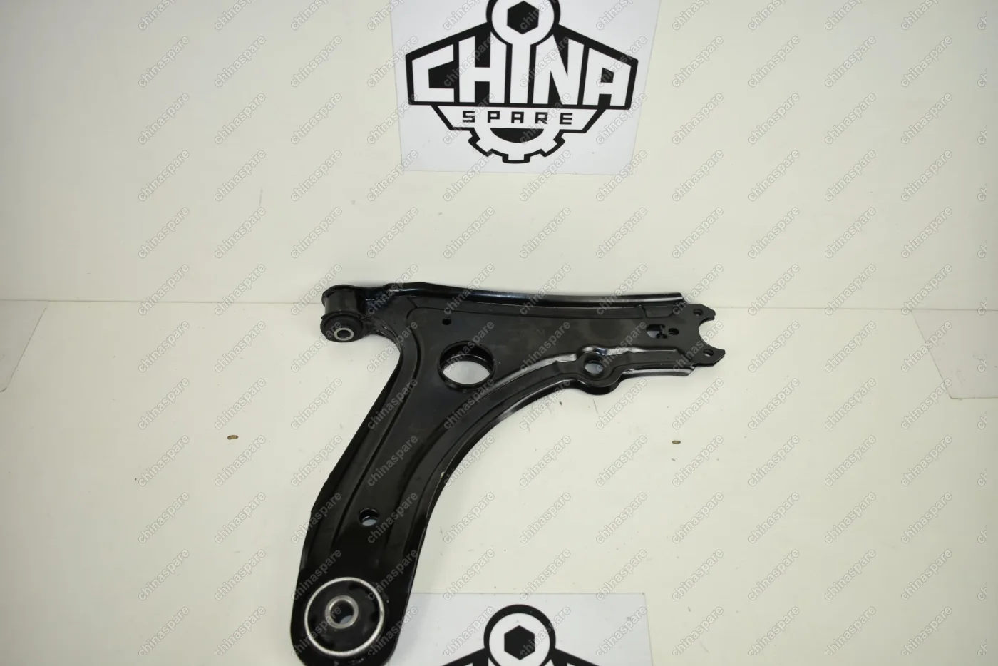 Рычаг передний Правый/Левый (без шаровой) Chery Amulet, Bonus, Very