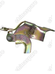 1062002606 Петля капота правая Geely Emgrand EC7
