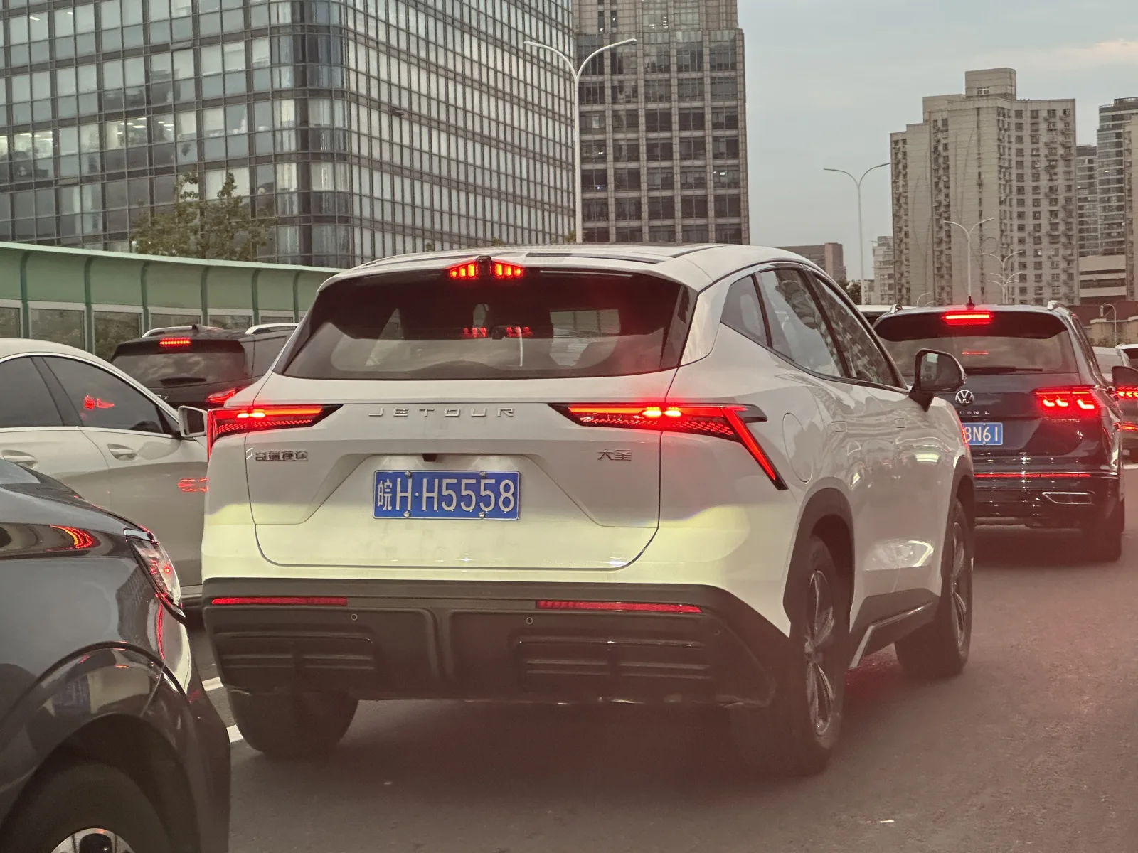 Jetour Dashing: честный обзор кроссовера с ярким характером