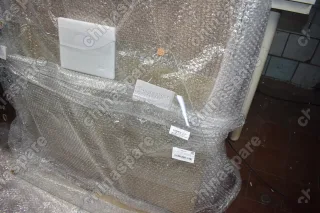 Стекло Ветровое BOBCAT S130 / S150 / S175 / S250 (С отверстием под стеклоочиститель) 894*725