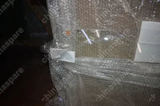 Стекло Ветровое BOBCAT S130 / S150 / S175 / S250 (С отверстием под стеклоочиститель) 894*725