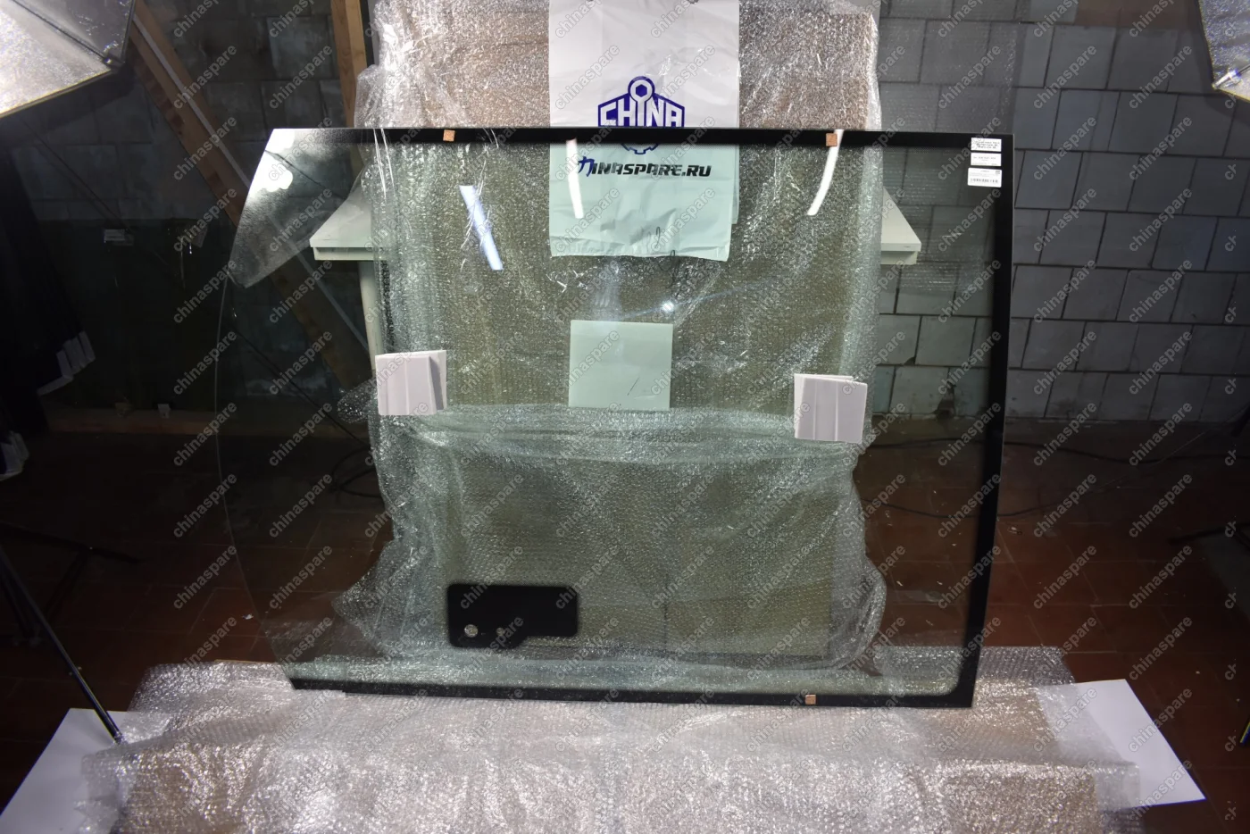 Стекло Заднее Закаленное (Сталинит) JCB 3CX / 4CX 2005 (Т3)