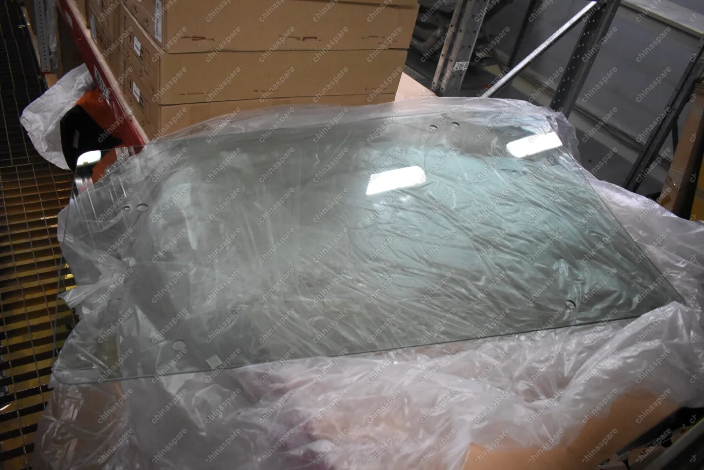 Стекло Боковое Левое JCB 3CX / 4CX 2005 (Т3)