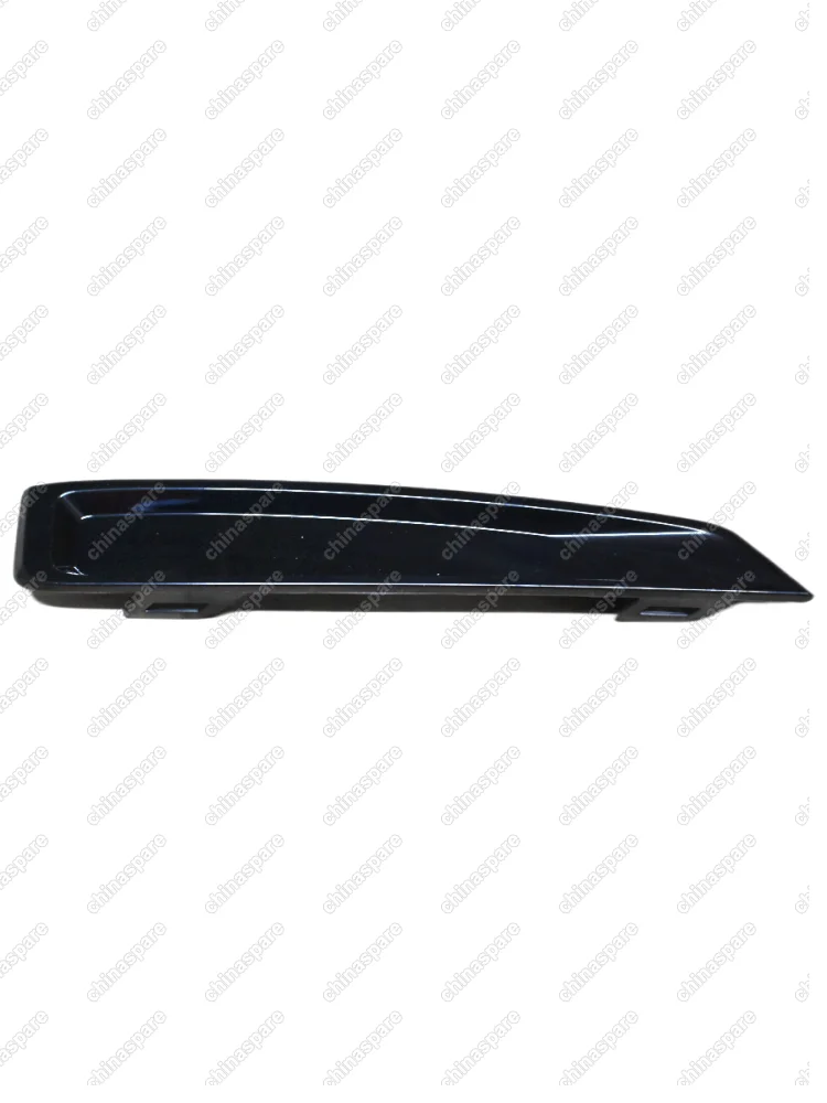 8889646154 Вставка бампера правая Geely Atlas PRO