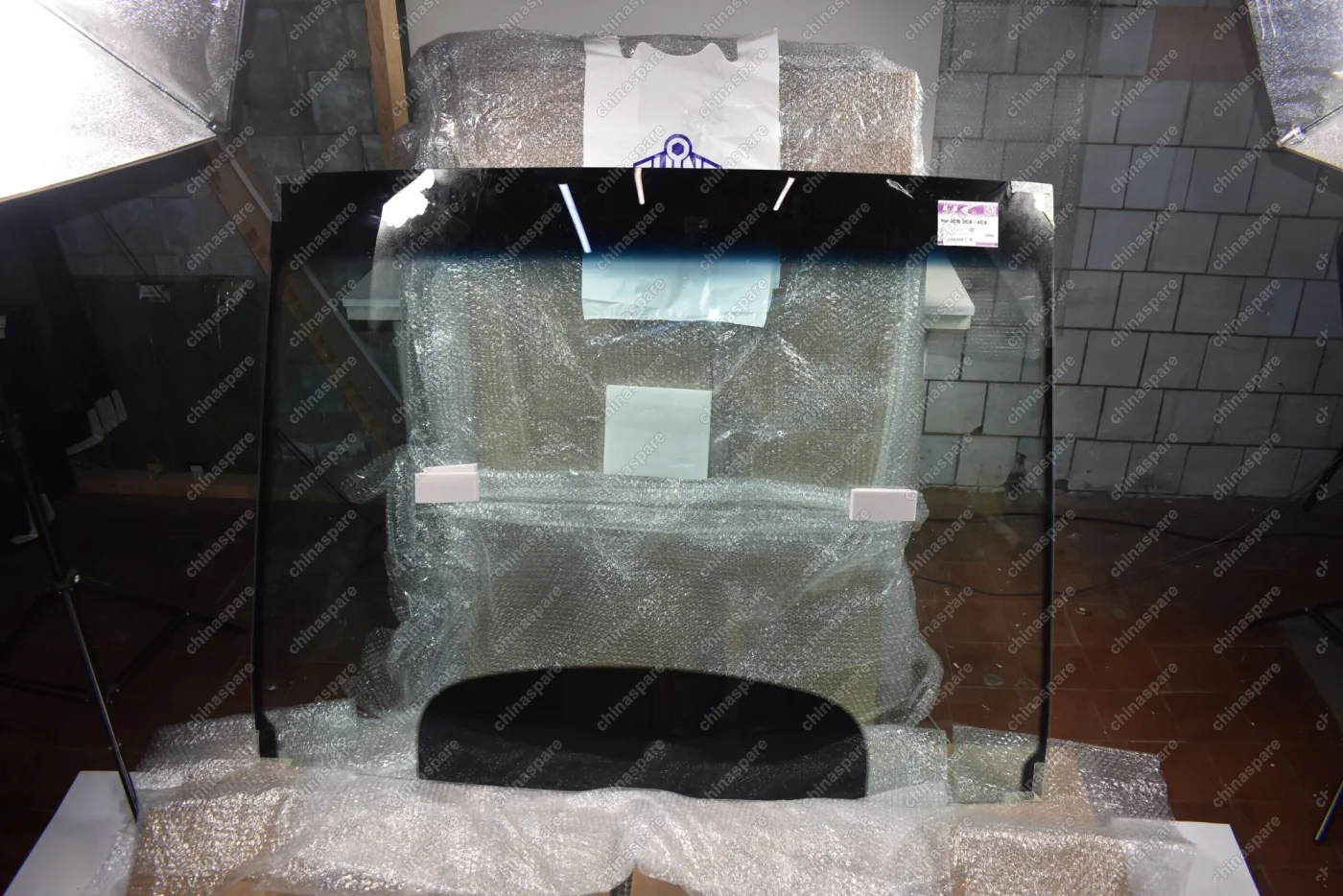 Стекло Ветровое JCB 3CX / 4CX 2005 (ЗП, Т3) 1460Х1100 Триплекс