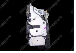 B116105010 Замок левой передней двери Chery Eastar