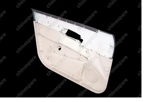 Обшивка двери передней правой Chery Eastar