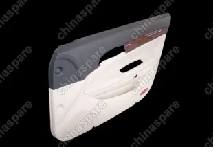 Обшивка двери передней правой Chery Eastar