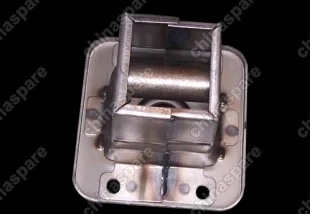 Кронштейн (крепление) бампера переднего левый Chery Eastar