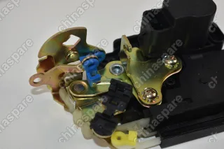 Замок двери передней левой Chery Fora