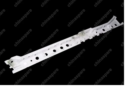 Обшивка двери пер. прав. пласт. Chery Fora