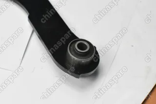 Рычаг задний поперечный (гнутый) Chery Fora