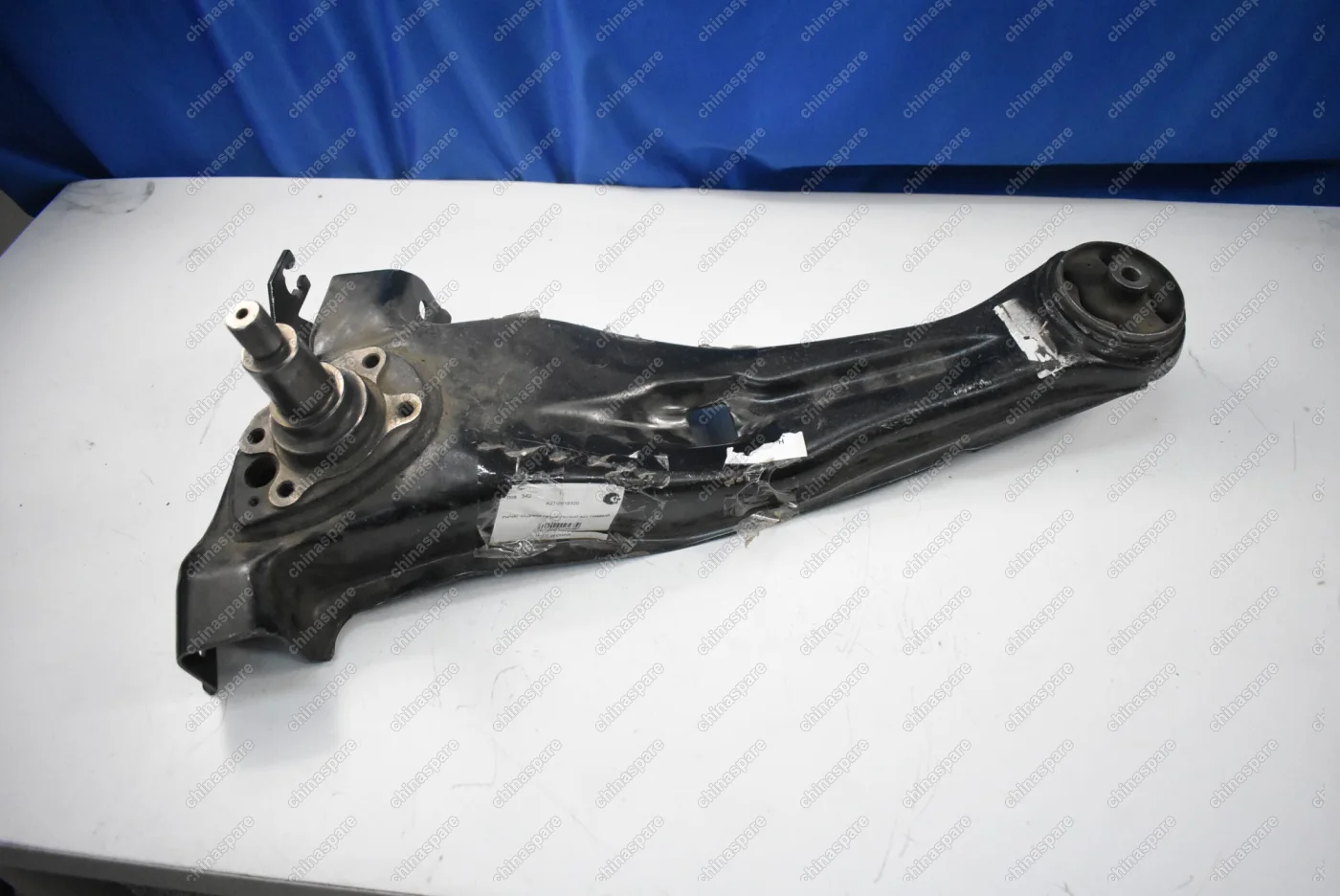 Рычаг задний продольный с сайлентблоком левый Chery Fora