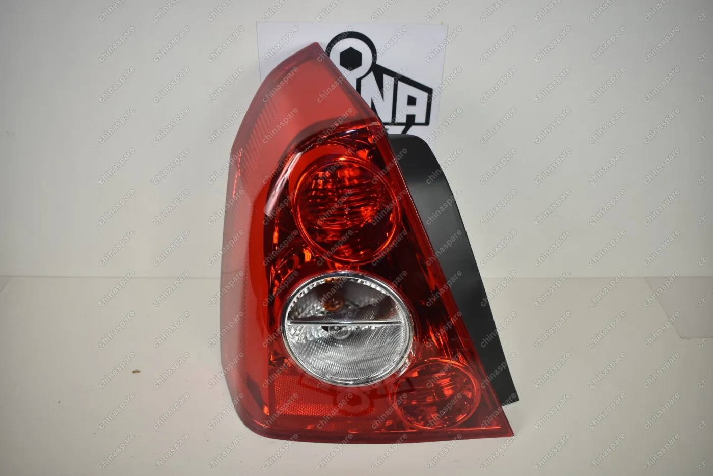 Фонарь задний левый Chery Fora