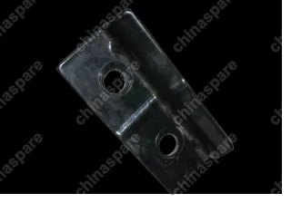 S123703015 Подставка аккумулятора металл. Chery Kimo