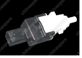 S113720030BF Выключатель стоп сигнала Chery QQ