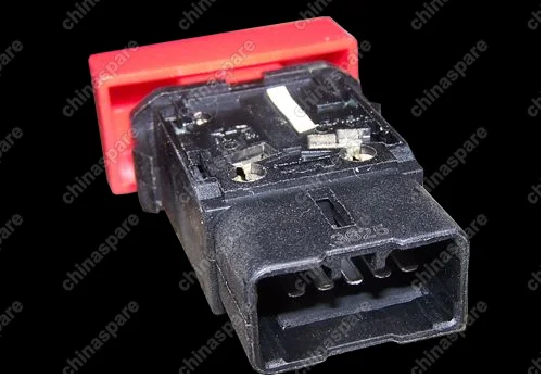 S213718010 Кнопка аварийной сигнализации Chery QQ6