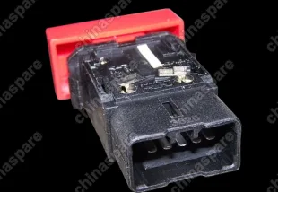 S213718010 Кнопка аварийной сигнализации Chery QQ6