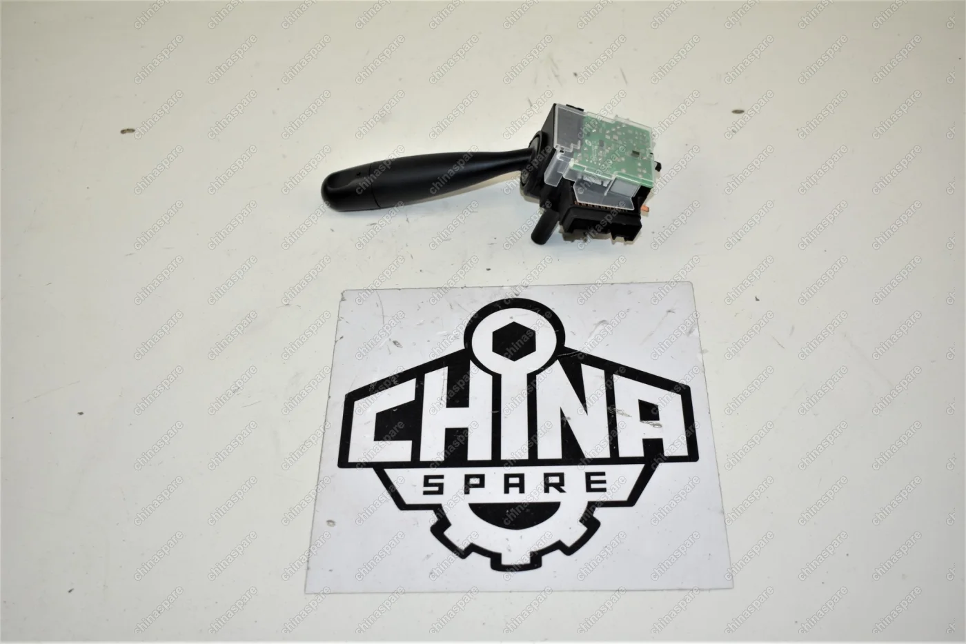 Переключатель подрулевой стеклоочистителей правый Chery Tiggo