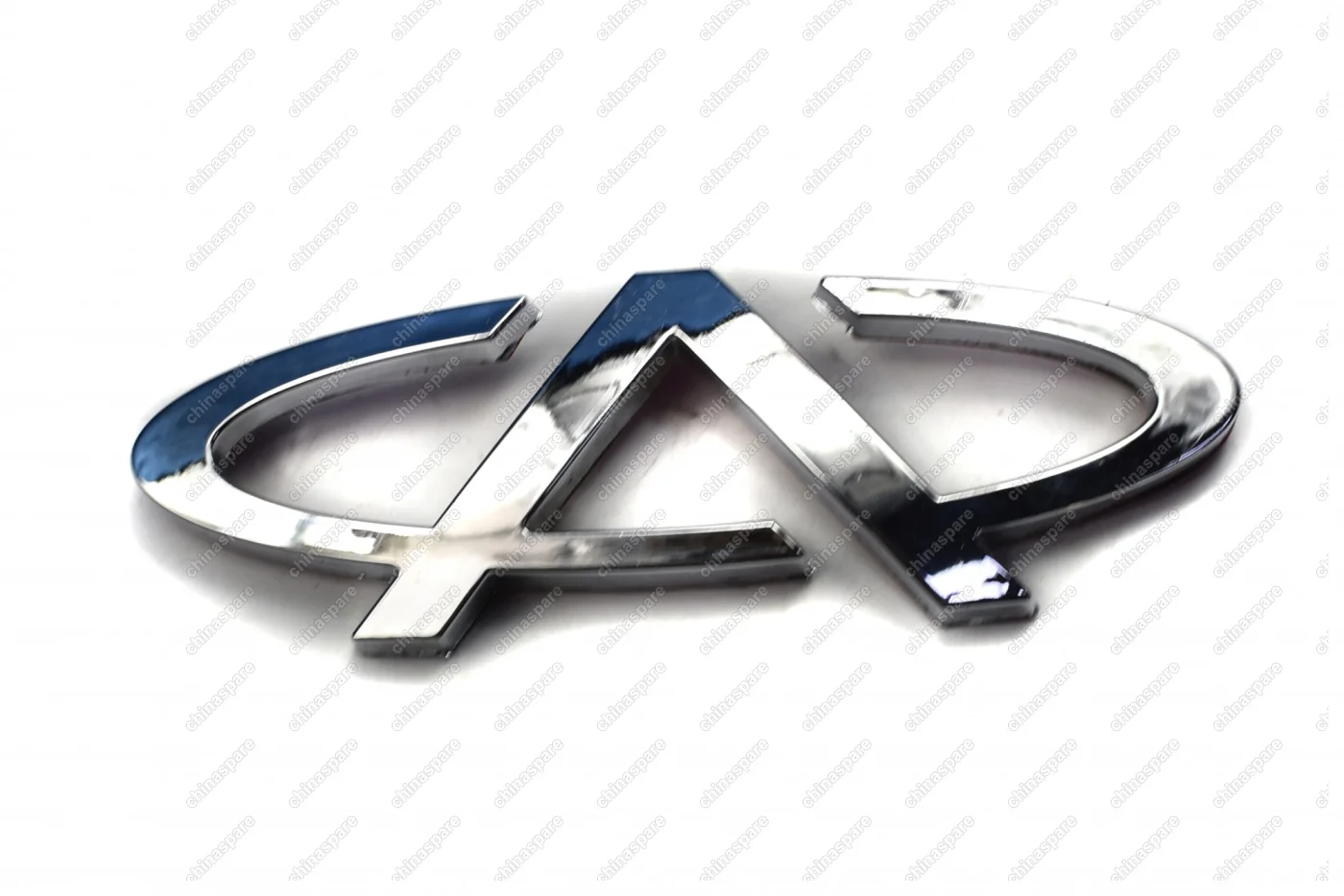 Эмблема на решетку радиатора Chery Tiggo