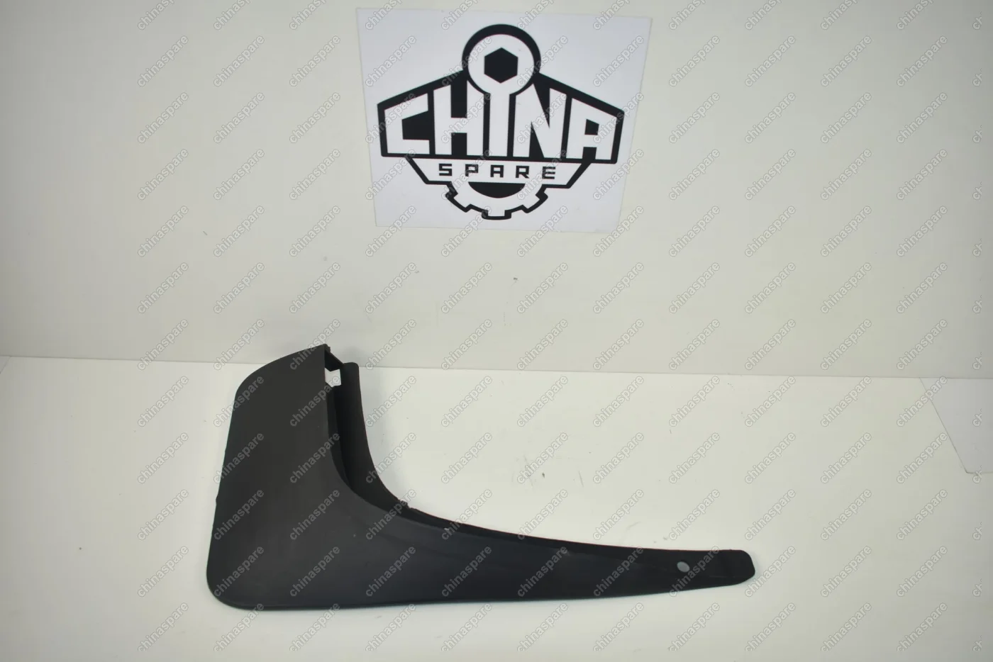 Брызговик задний правый Chery Tiggo