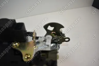 Замок двери передней правой Chery Tiggo