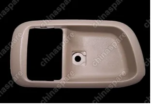 T116105132BJ Накладка ручки внутренней правой светло-бежевая Chery Tiggo