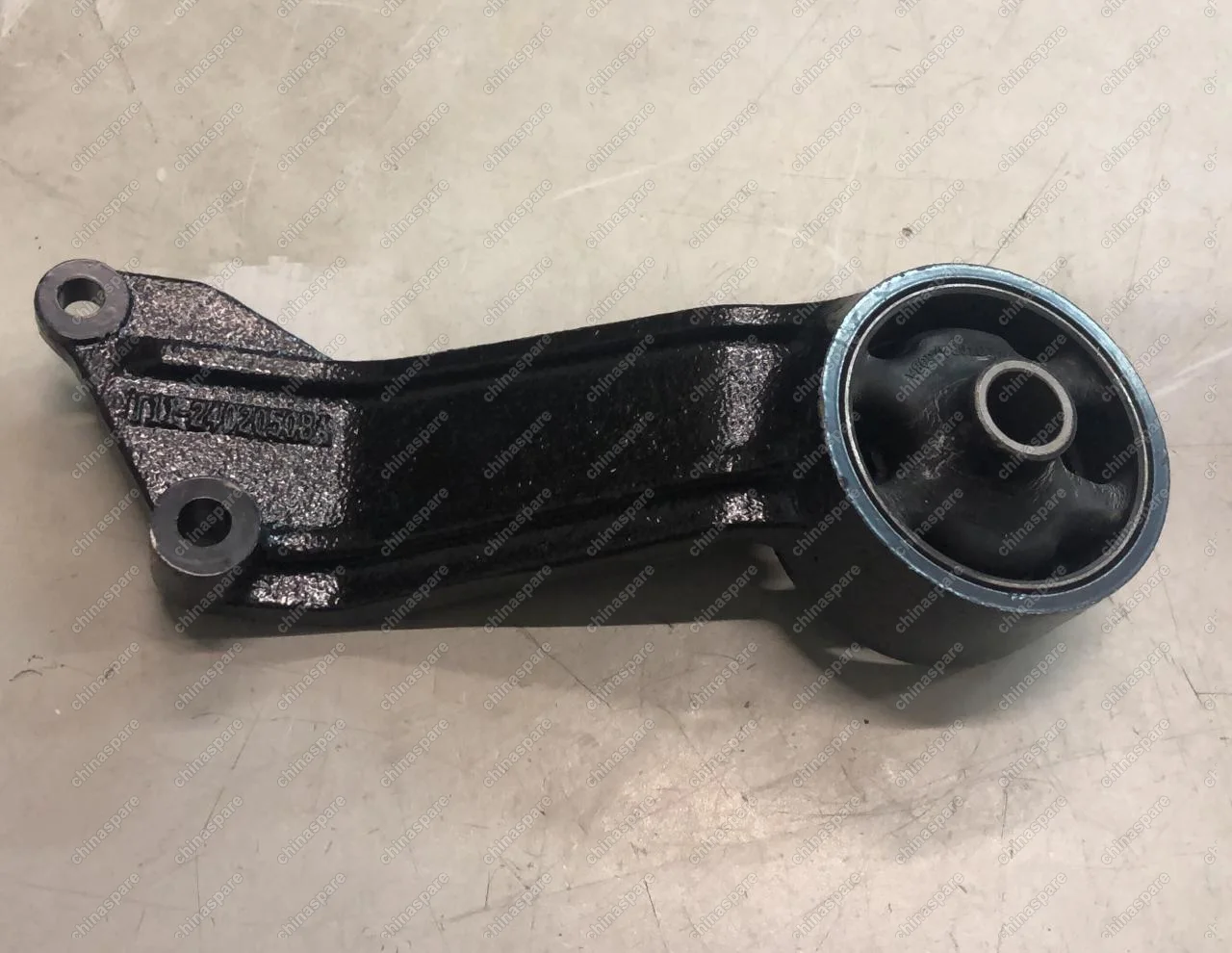 T112402050BA Кронштейн передний подрамника заднего Chery Tiggo