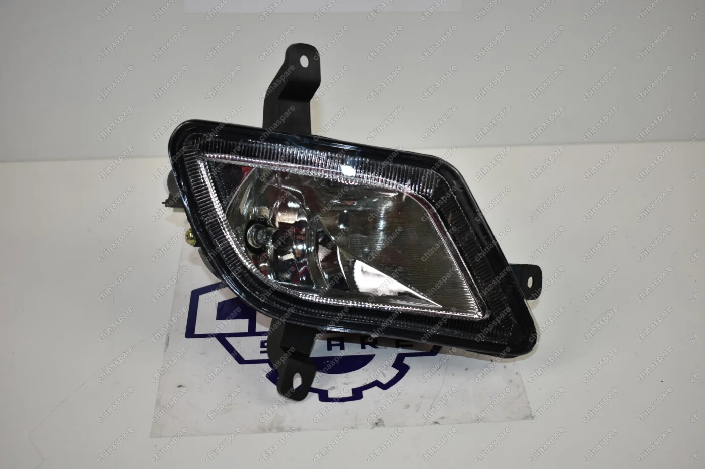 Фара Противотуманная Правая FAW V5