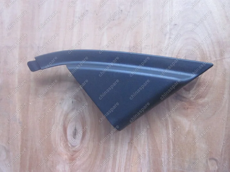 106800268400669 Накладка угловая передней правой двери (черный) Geely Emgrand EC7