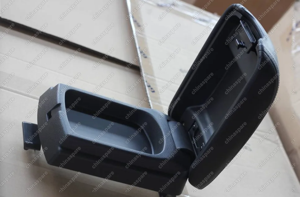 106800241200415 Подлокотник Geely Emgrand EC7