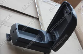 106800241200415 Подлокотник Geely Emgrand EC7