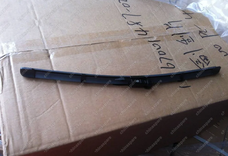 Щетка стеклоочистителя правая Geely Emgrand EC7