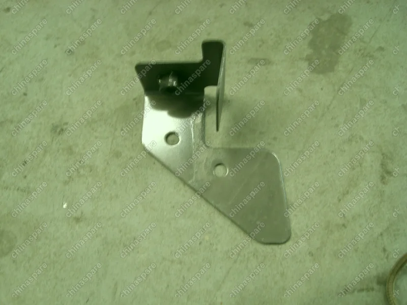 Кронштейн верхней панели радиатора правый Geely Emgrand EC7