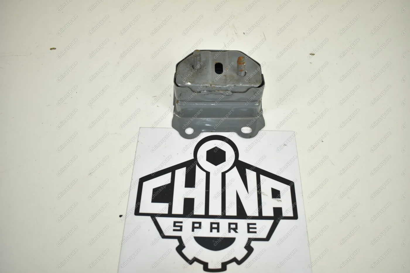 Кронштейн усилителя переднего бампера Geely Emgrand EC7