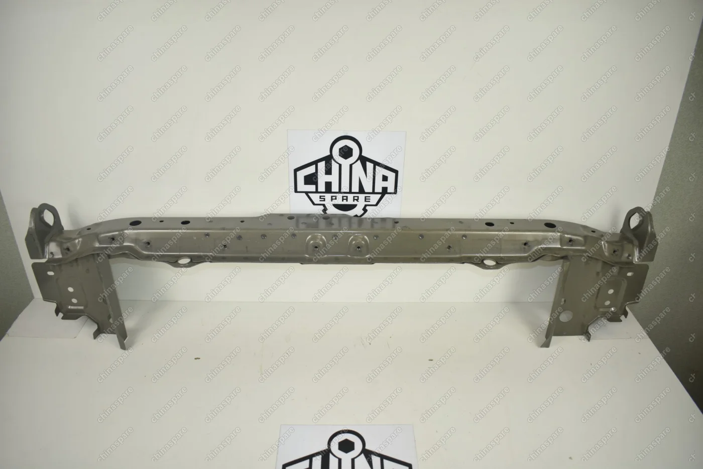 Панель радиатора нижняя Geely Emgrand EC7