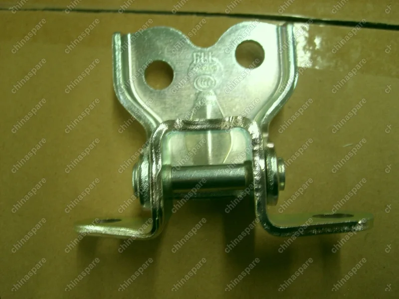 1062002672 Петля нижней передней левой двери Geely Emgrand EC7
