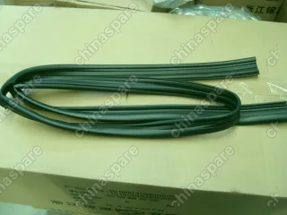 Уплотнитель стекла передней левой двери Geely Emgrand EC7