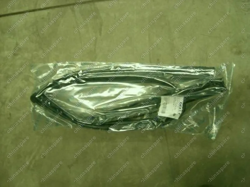 Уплотнитель стекла передней правой двери Geely Emgrand EC7