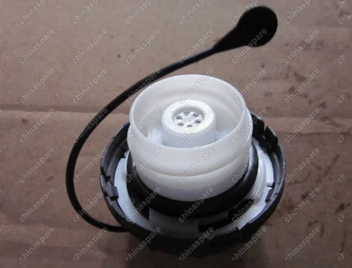 1064001138 Крышка горловины бензобака Geely Emgrand EC7