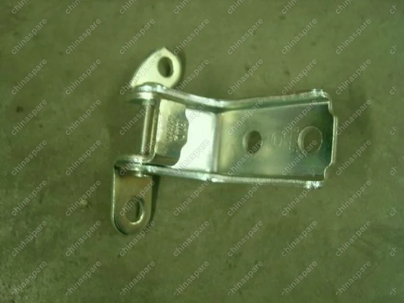 1062002800 Петля нижней задней левой двери Geely Emgrand EC7