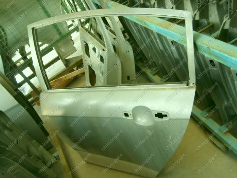 Дверь задняя левая Geely Emgrand EC7