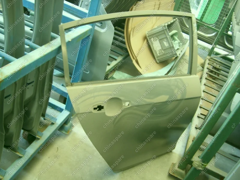 Дверь задняя правая Geely Emgrand EC7