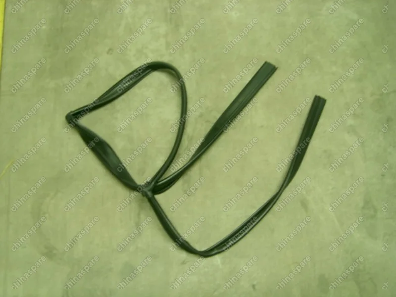 Уплотнитель стекла задней левой двери Geely Emgrand EC7