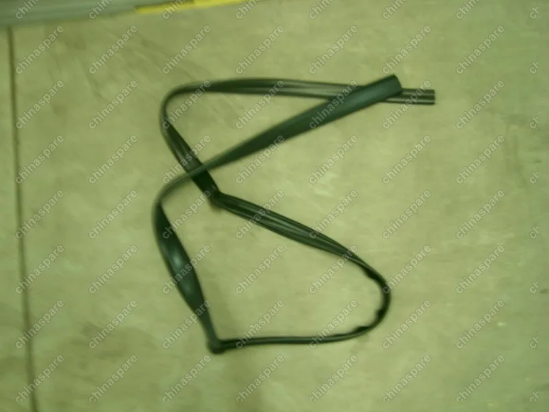 Уплотнитель стекла задней правой двери Geely Emgrand EC7