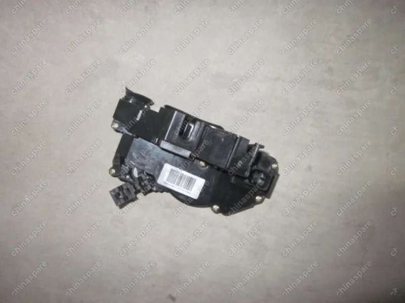 Замок задней левой двери Geely Emgrand EC7